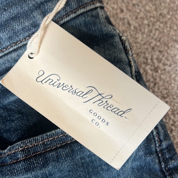 Vintage Cut Straight Leg Jeans - Picture 3 of 7